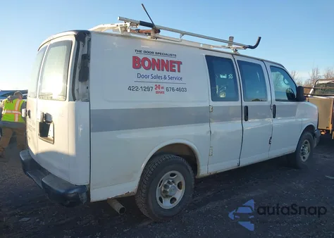 2011 Chevrolet Express 2500 Work Van z USA, uszkodzony, nr VIN 1GCWGFCAXB1184518